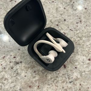 powerbeats pro wireless headphones